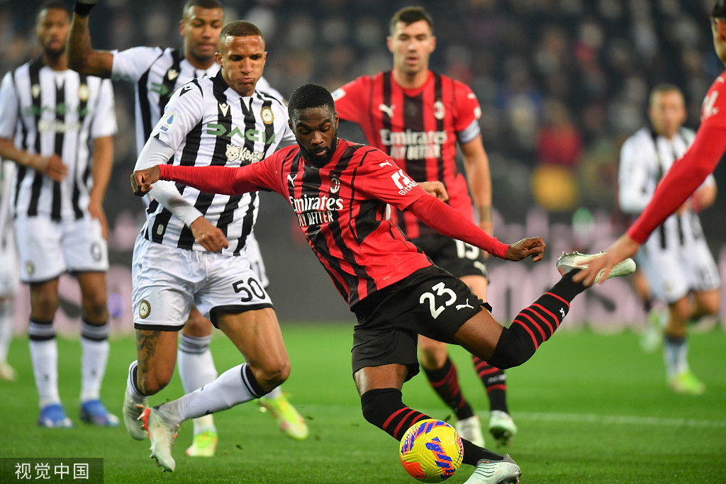 IM体育平台-AC米兰客场大胜萨萨里奥，继续领跑