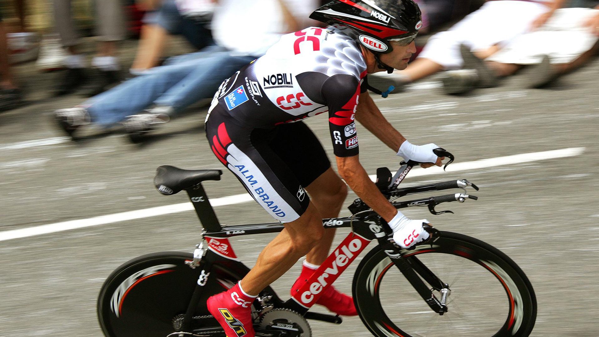 温网碾压澳网,鲁德统治全场,红土王子在草地加冕?