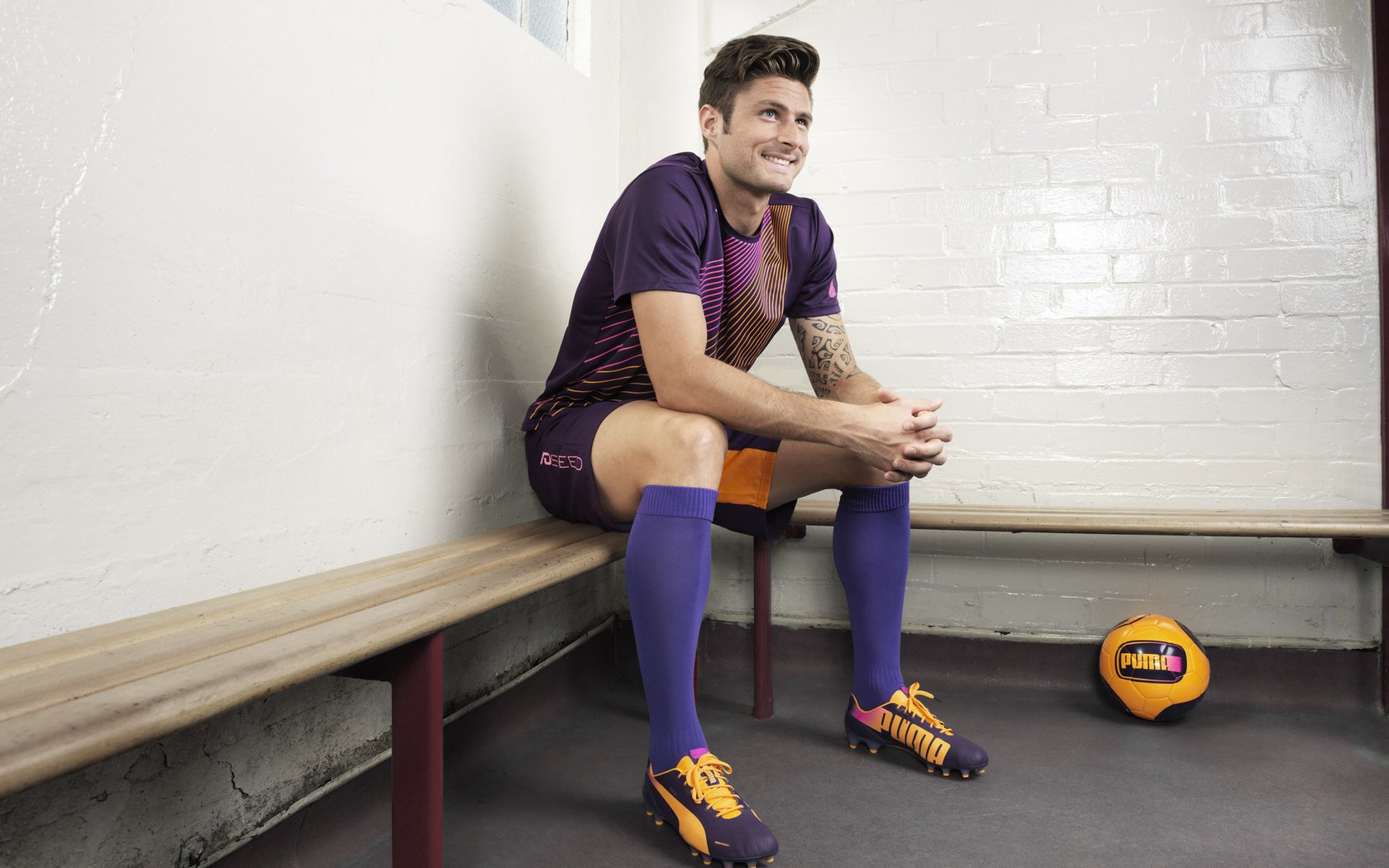 绿茵场与硬木地板的交响，当欧冠焦点战遇上掘金速胜骑士